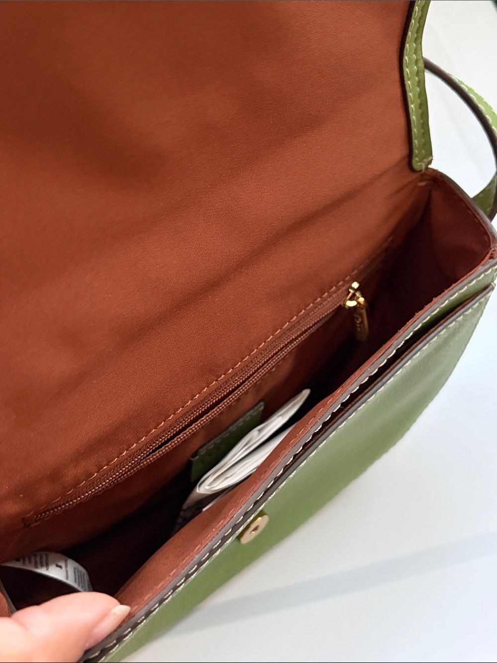 Fossil Olive Green Leather Saddle Crossbody with Gold Hardware - Picture 4 of 6